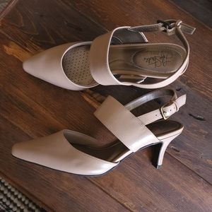 Life Stride Pumps